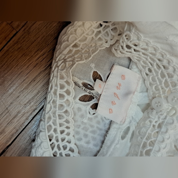 Entro Elegant White Lace Crochet Sleeveless Top. Xs - Picture 9 of 11